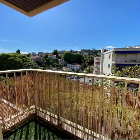Joli Studio Avec Balcon Et 2 Couchages Doubles A Nice Fabron 10 Mn De La Mer Et Commerces *