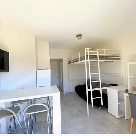 Joli Studio Avec Balcon Et 2 Couchages Doubles A Nice Fabron 10 Mn De La Mer Et Commerces Apartment *